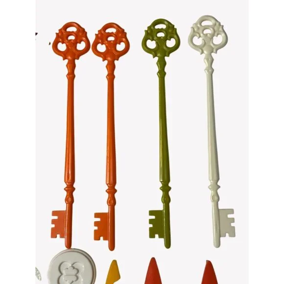 Vintage Lot of 35 Swizzle Sticks Braniff Playboy Tampa Jai Alai Skeleton Keys - Picture 6 of 12